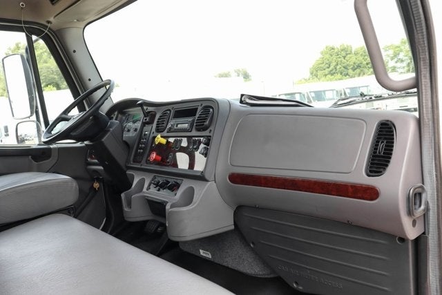 2017 Freightliner M2 106
