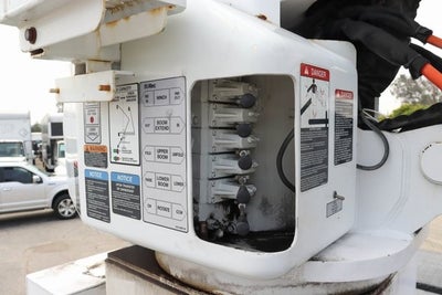 2017 Freightliner M2 106