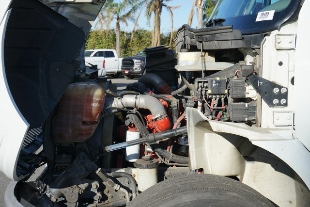 2015 International 4000 26 Foot Box