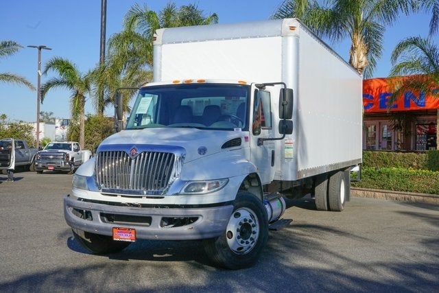 2015 International 4000 26 Foot Box