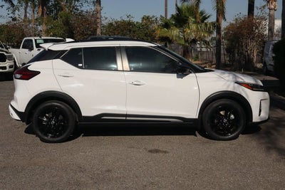 2023 Nissan Kicks SR
