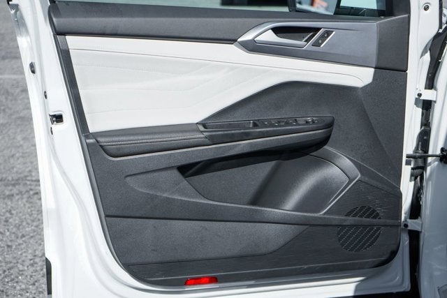 2025 Volkswagen Taos 1.5T SEL