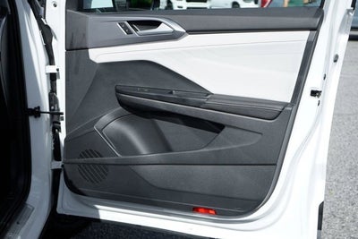 2025 Volkswagen Taos 1.5T SEL