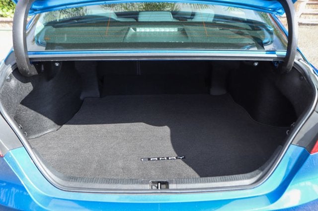 2019 Toyota Camry Hybrid LE