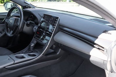2020 Toyota Avalon Hybrid XSE