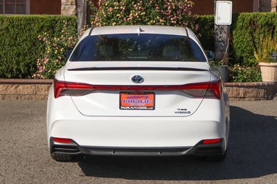 2020 Toyota Avalon Hybrid XSE