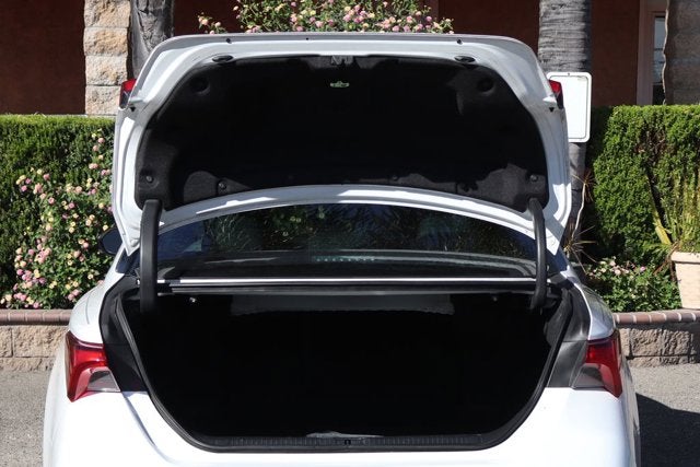 2020 Toyota Avalon Hybrid XSE