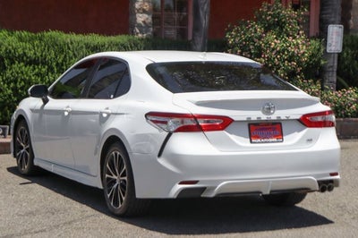 2020 Toyota Camry SE