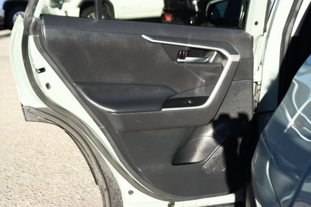 2021 Toyota RAV4 Hybrid XLE Premium