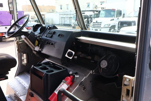 2020 Freightliner M-Line Walk-In Van Base