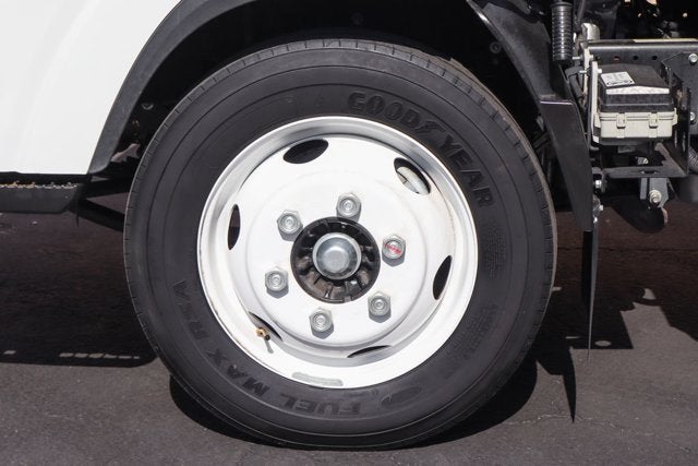 2024 Isuzu NPR HD