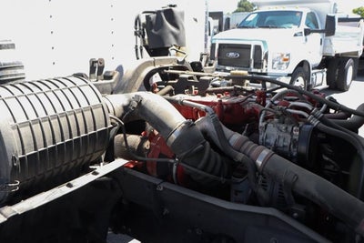 2023 Isuzu FTR Base