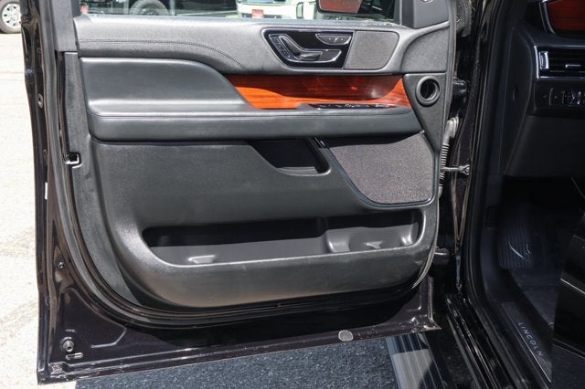 2022 Lincoln Navigator L Standard