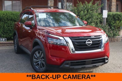 2022 Nissan Pathfinder SV