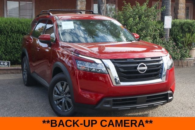 2022 Nissan Pathfinder SV