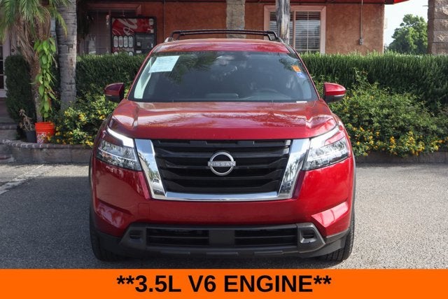 2022 Nissan Pathfinder SV