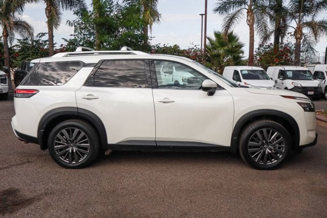 2022 Nissan Pathfinder SL