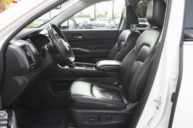 2022 Nissan Pathfinder SL