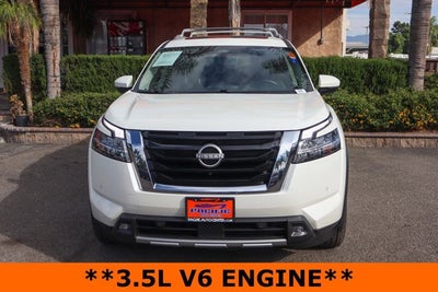 2022 Nissan Pathfinder SL