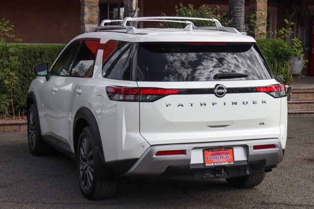 2022 Nissan Pathfinder SL