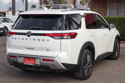 2022 Nissan Pathfinder SL