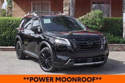 2024 Nissan Pathfinder SL