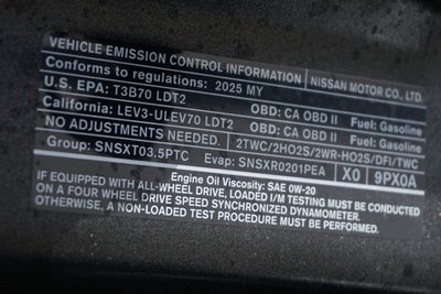 2025 Nissan Pathfinder SL