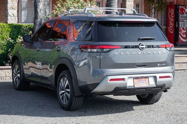 2025 Nissan Pathfinder SL