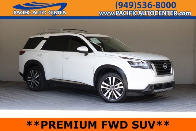 2025 Nissan Pathfinder Platinum 2WD's photo