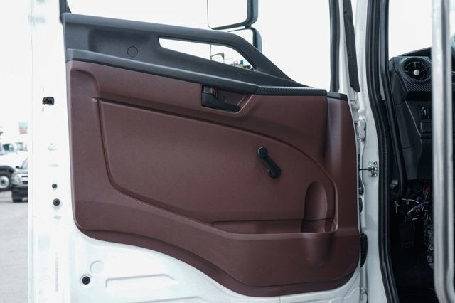 2025 Hino Hino L6 Base