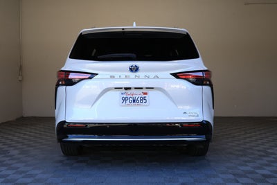 2024 Toyota Sienna Platinum