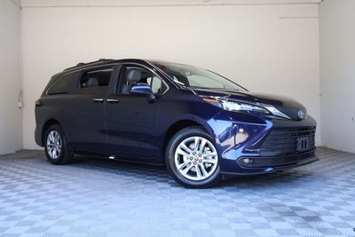 2025 Toyota Sienna XLE