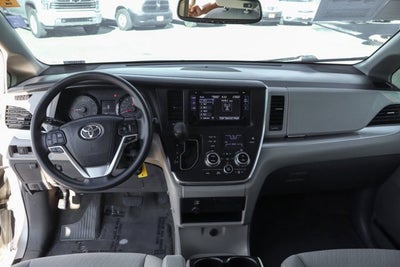 2017 Toyota Sienna LE