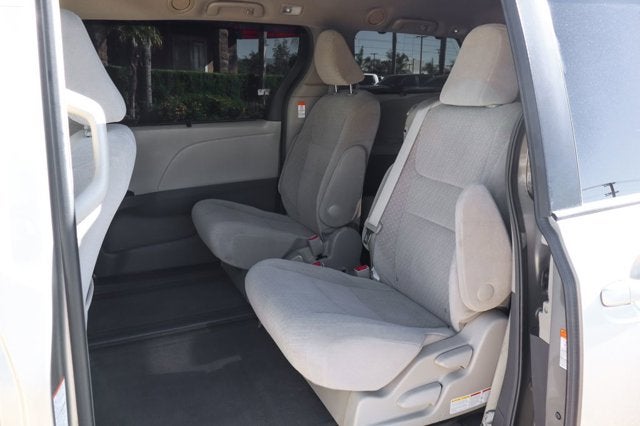 2017 Toyota Sienna LE