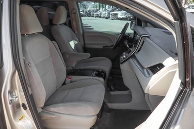 2017 Toyota Sienna LE