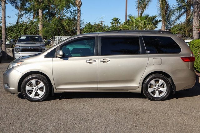 2017 Toyota Sienna LE