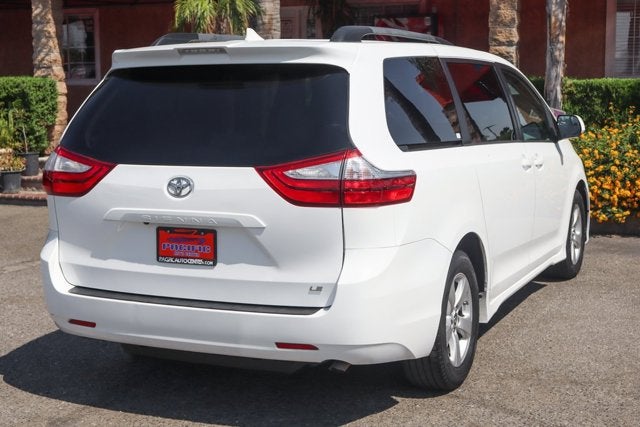 2019 Toyota Sienna LE