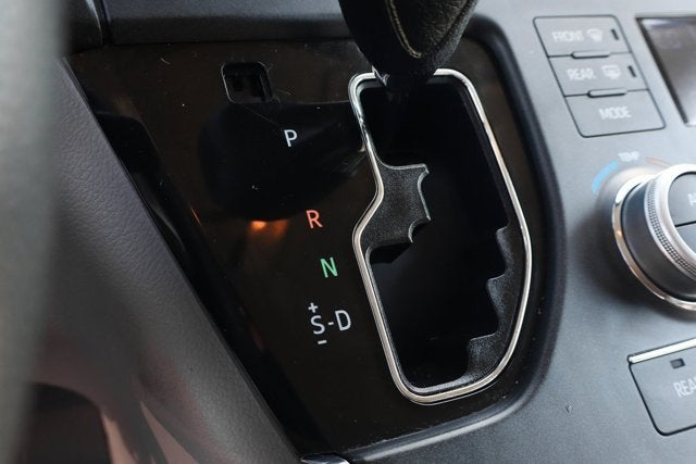 2019 Toyota Sienna LE