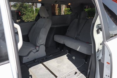 2019 Toyota Sienna LE