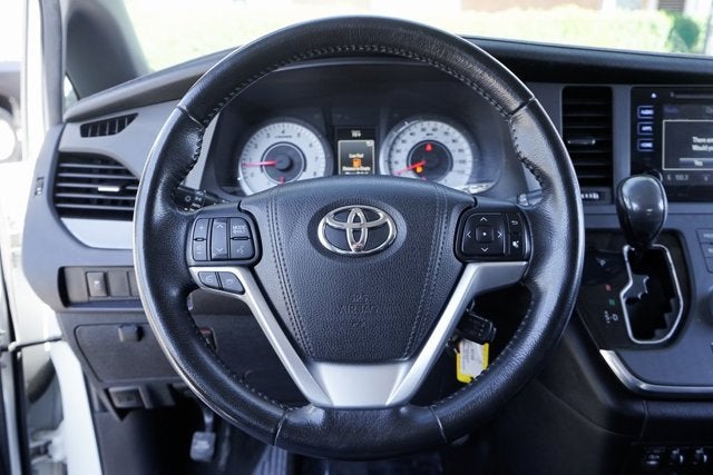 2016 Toyota Sienna SE