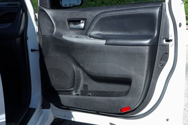 2016 Toyota Sienna SE