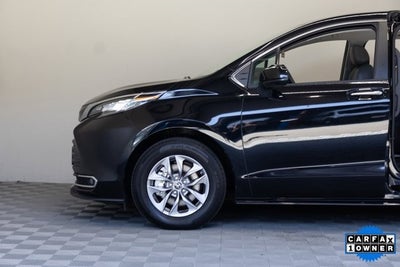2023 Toyota Sienna XLE