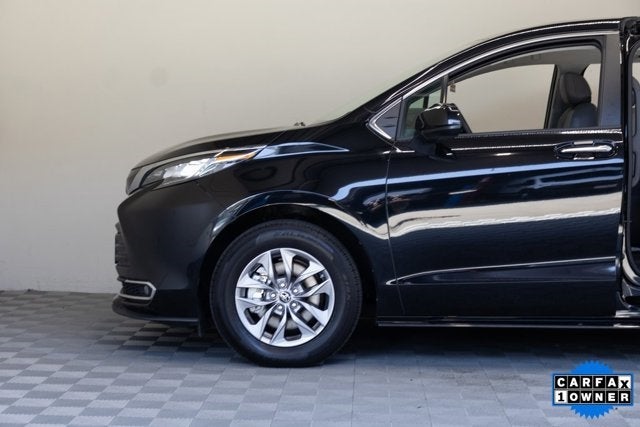 2023 Toyota Sienna XLE