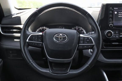 2022 Toyota Highlander LE