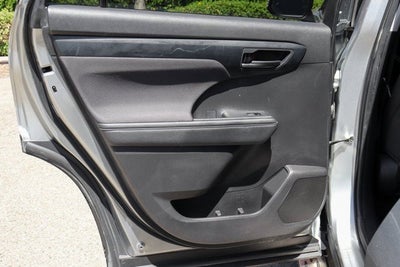 2022 Toyota Highlander LE