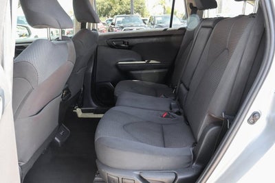 2022 Toyota Highlander LE