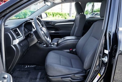 2017 Toyota Highlander LE