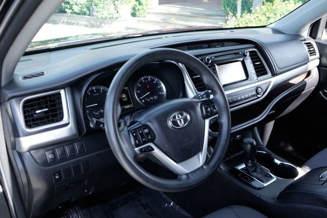 2017 Toyota Highlander LE