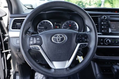 2017 Toyota Highlander LE