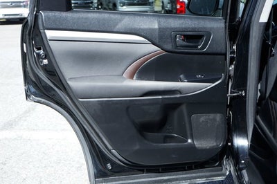 2017 Toyota Highlander LE